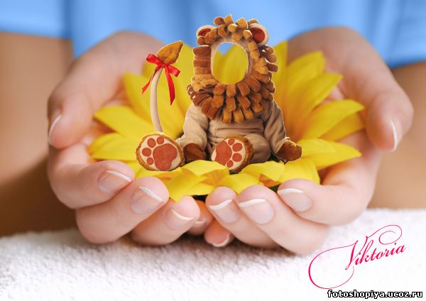 <img
src="http://fotoshopiya.ucoz.ru/shablon/Detskij/bebi23_.jpg"
border="0" alt="" />